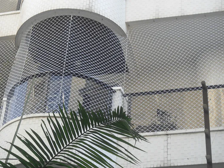 Rede de proteção em chácara com piscina